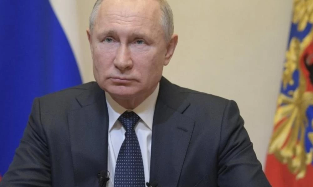 Σε αγγελία παλιά επαγγελματική κάρτα του Βλάντιμιρ Πούτιν